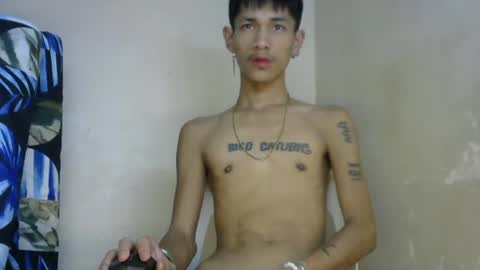 Snapshot of 0cir_asiansatisfy chatting on December 8, 7:43 pm RICK online show from December 8, 7:43 pm