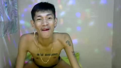 Snapshot of 0cir_asiansatisfy chatting on December 5, 2:28 pm RICK online show from December 5, 2:28 pm