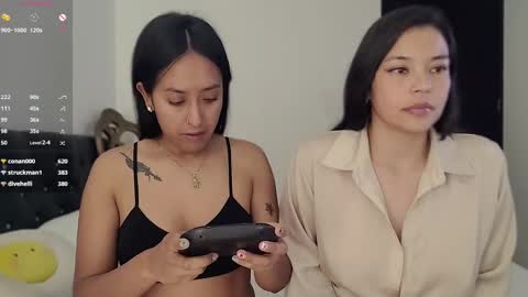 Snapshot of 2summerlove2 chatting on December 28, 10:55 pm Dalilah and Tarah online show from December 28, 10:55 pm