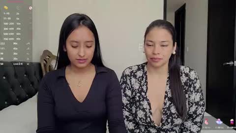 Snapshot of 2summerlove2 chatting on January 19, 3:32 pm Dalilah and Tarah online show from January 19, 3:32 pm