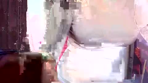 Snapshot of 77lilu chatting on February 9, 10:42 am Lilu online show from February 9, 10:42 am