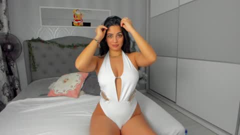 Adelle online show from January 4, 1:31 pm