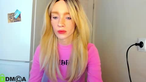Snapshot of _alice_kitty chatting on December 24, 9:50 am Gaylord online show from December 24, 9:50 am