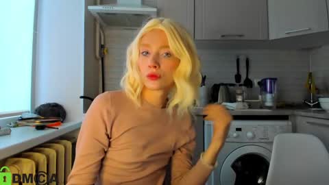 Snapshot of _alice_kitty chatting on December 16, 10:40 am Gaylord online show from December 16, 10:40 am