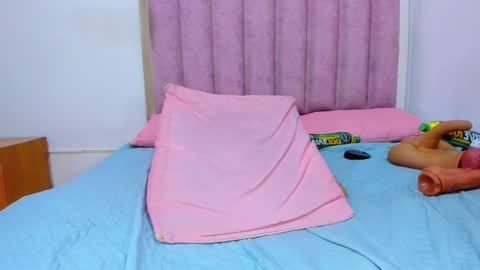 Snapshot of _aniisha_ chatting on February 15, 7:17 pm Any online show from February 15, 7:17 pm