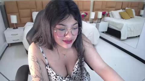 Snapshot of _dulcinea_1 chatting on February 15, 9:16 am Dulcinea online show from February 15, 9:16 am