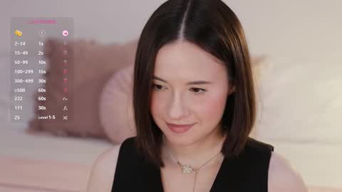 Snapshot of _female_essence_ chatting on September 12, 6:32 pm Essie online show from September 12, 6:32 pm