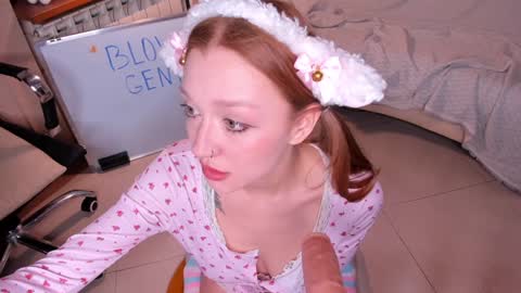 Lola 3  online show from January 12, 5:54 pm
