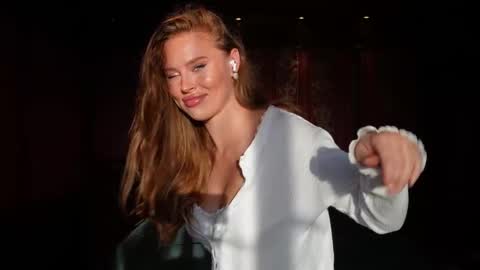 Kate  online show from September 21, 2:32 pm