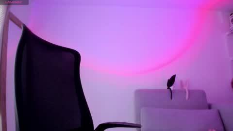 _giaa_ online show from September 17, 4:43 pm