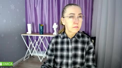 _greybunny_ online show from January 27, 7:56 am