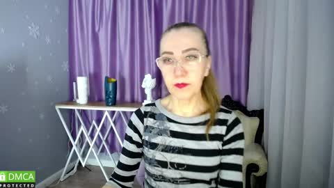 _greybunny_ online show from February 22, 12:08 pm
