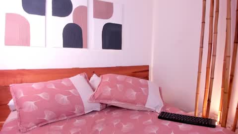 Hanna johnson online show from January 6, 12:37 am