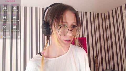 Snapshot of _hanna_moon_ chatting on February 7, 7:18 am Hannaolotl online show from February 7, 7:18 am