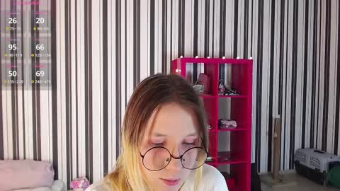 Snapshot of _hanna_moon_ chatting on February 12, 7:55 am Hannaolotl online show from February 12, 7:55 am