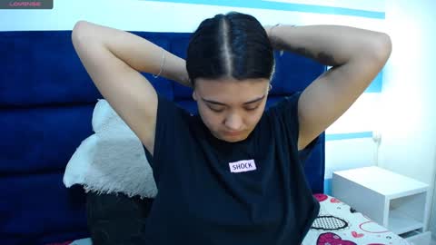 Snapshot of _jeessy chatting on January 23, 2:33 am _jeessy online show from January 23, 2:33 am
