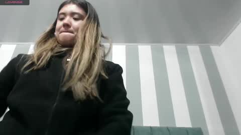 Snapshot of _jeessy chatting on February 14, 3:11 am _jeessy online show from February 14, 3:11 am