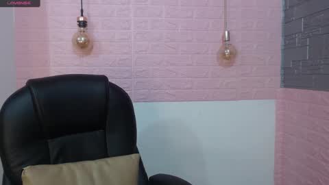 Snapshot of _jeessy chatting on February 10, 2:41 am _jeessy online show from February 10, 2:41 am