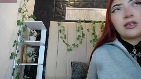 Snapshot of _johana18 chatting on February 19, 5:27 pm Mia online show from February 19, 5:27 pm
