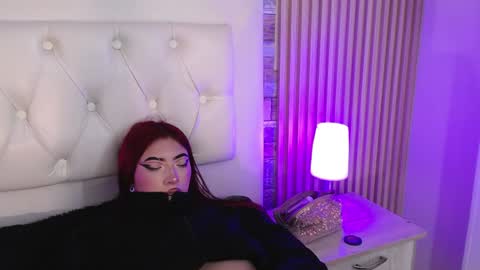 Snapshot of _johana18 chatting on January 4, 4:32 pm Mia online show from January 4, 4:32 pm