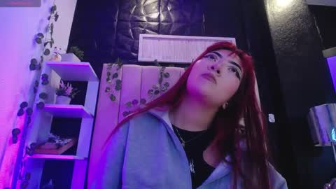 Snapshot of _johana18 chatting on January 27, 7:03 pm Mia online show from January 27, 7:03 pm
