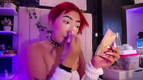 Snapshot of _johana18 chatting on January 13, 2:00 pm Mia online show from January 13, 2:00 pm