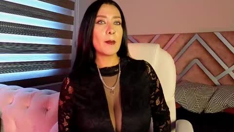 Snapshot of _kelly_hous36 chatting on February 17, 3:44 pm kelly online show from February 17, 3:44 pm