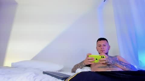 Snapshot of _kevin_xxx chatting on February 3, 7:07 am online show from February 3, 7:07 am