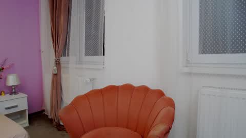 Snapshot of _lenapaul_ chatting on February 26, 4:19 am Lena Paul online show from February 26, 4:19 am