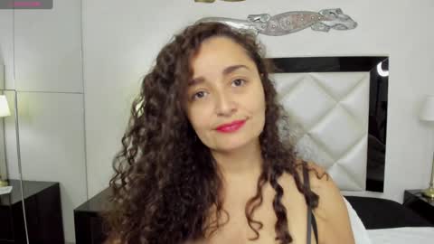 Snapshot of _luna__sweet_ chatting on February 5, 6:45 am luna sweet online show from February 5, 6:45 am