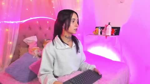 Mia online show from February 17, 9:10 pm