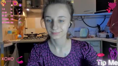 Snapshot of _nika_kik chatting on March 4, 9:11 pm Nika online show from March 4, 9:11 pm
