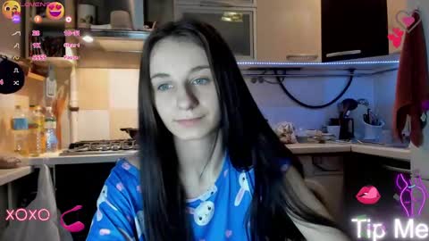 Snapshot of _nika_kik chatting on March 1, 10:10 pm Nika online show from March 1, 10:10 pm