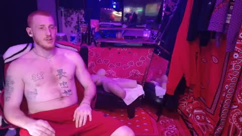 Snapshot of _redxxx chatting on February 17, 6:09 am REDxxx online show from February 17, 6:09 am