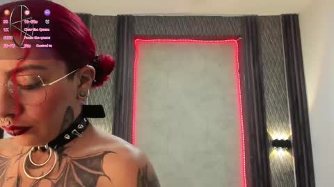 Snapshot of _selene_red chatting on February 17, 6:50 pm Selene online show from February 17, 6:50 pm