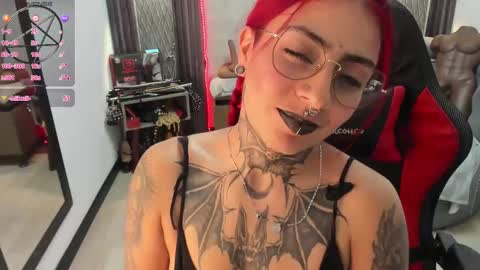 Snapshot of _selene_red chatting on February 20, 3:41 pm Selene online show from February 20, 3:41 pm
