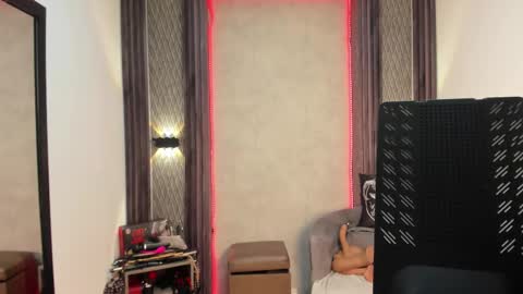 Snapshot of _selene_red chatting on February 12, 4:55 pm Selene online show from February 12, 4:55 pm