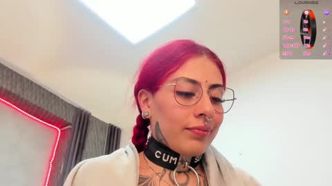 Snapshot of _selene_red chatting on February 7, 9:04 pm Selene online show from February 7, 9:04 pm
