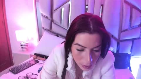 Snapshot of _valeria_saenz_ chatting on September 10, 3:40 am _valeria_saenz_ online show from September 10, 3:40 am