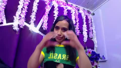 Snapshot of _yeinlyn_ chatting on February 4, 5:53 am yeeeen online show from February 4, 5:53 am