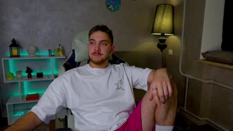 Alex online show from December 28, 5:02 am