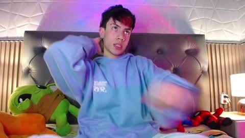 Aaron online show from January 9, 6:47 pm