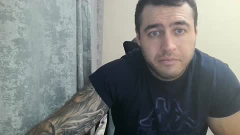 Snapshot of aaron_royal chatting on September 18, 4:22 pm Davin tayl online show from September 18, 4:22 pm