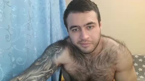 Snapshot of aaron_royal chatting on February 17, 6:28 pm Davin tayl online show from February 17, 6:28 pm
