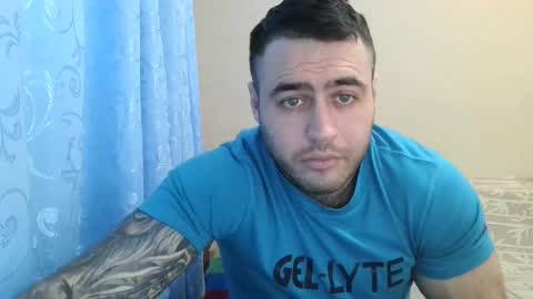 Snapshot of aaron_royal chatting on January 22, 12:06 pm Davin tayl online show from January 22, 12:06 pm