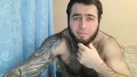 Snapshot of aaron_royal chatting on January 14, 6:07 pm Davin tayl online show from January 14, 6:07 pm