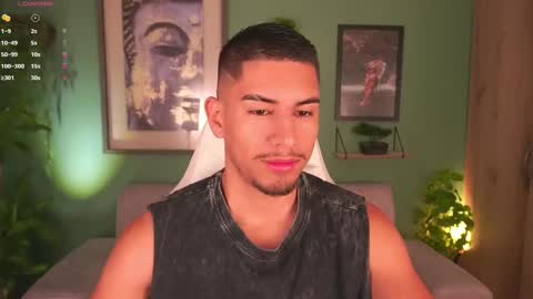 Snapshot of aaronfox_ chatting on February 13, 9:20 am AARON online show from February 13, 9:20 am