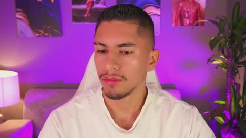 Snapshot of aaronfox_ chatting on January 28, 9:08 am AARON online show from January 28, 9:08 am