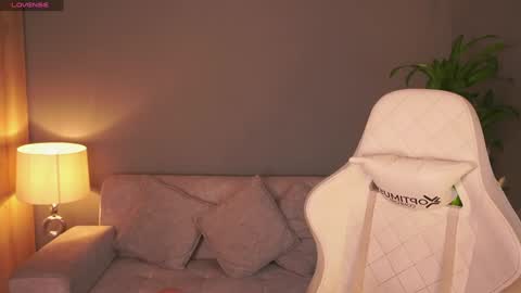 Snapshot of aaronfox_ chatting on February 2, 12:46 pm AARON online show from February 2, 12:46 pm
