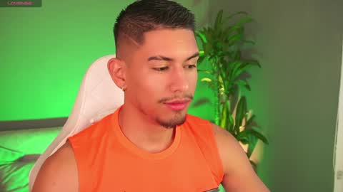 Snapshot of aaronfox_ chatting on January 31, 11:24 am AARON online show from January 31, 11:24 am